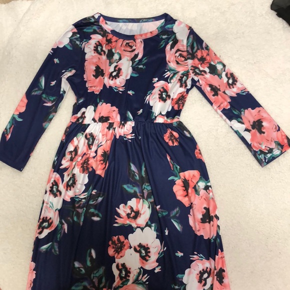 Floral Maxi Dress!! - Picture 2 of 3